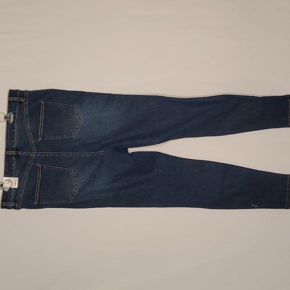 Fashion to Figure High Rise Cross-over Skinny Jeans - Picture 3 of 11